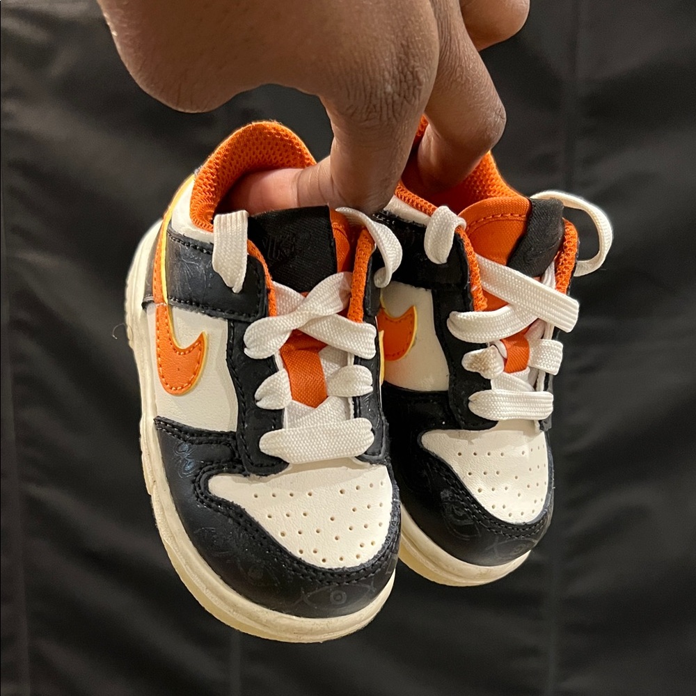 NIKE DUNK LOW PREMIUM HALLOWEEN GLOW